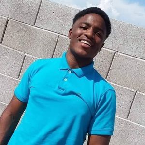 Meet your Posher, Monique